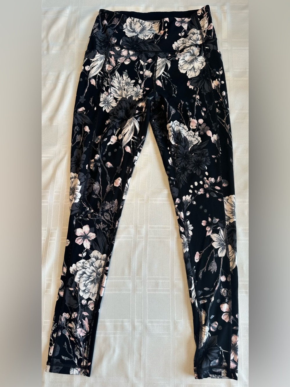 Victoria's Secret Womens‎ Black Floral Print Athletic Leggings Size 8